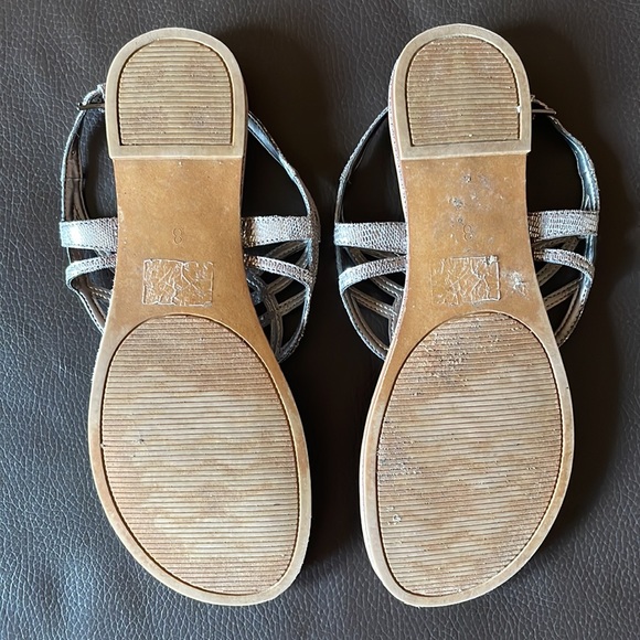 Kelly & Katie Silver Sandals - Picture 3 of 5